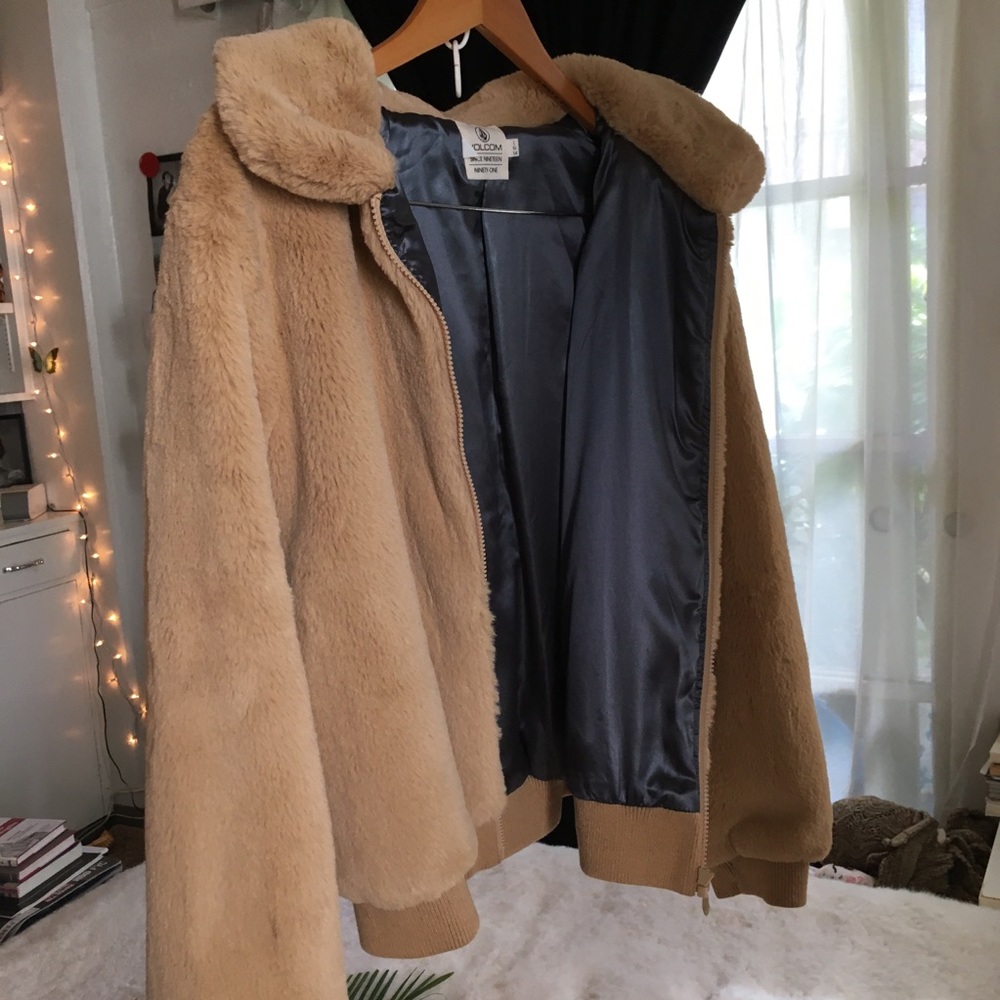 Fur (Faux) casting Jacket 🧥 Volcom - Picture 3 of 8
